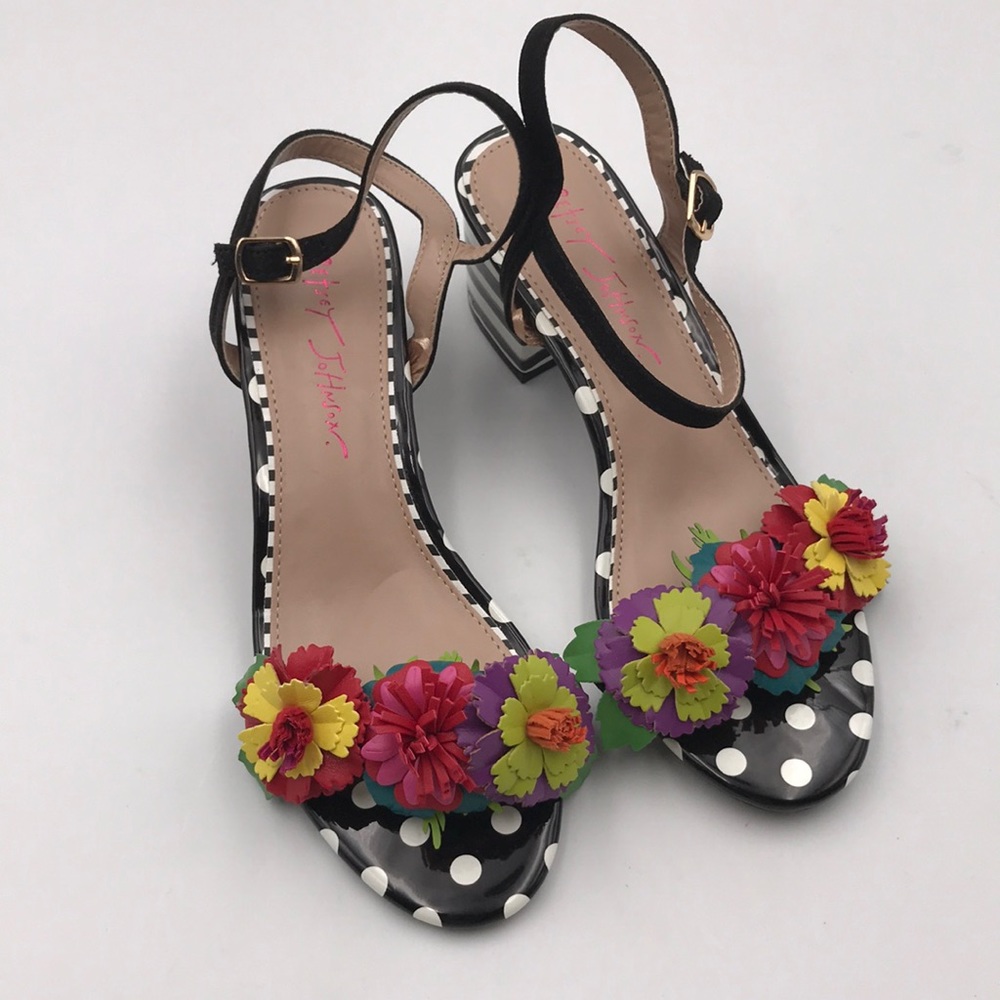 NWOB Betsey Johnson Indy 3D Floral Heeled Sandal